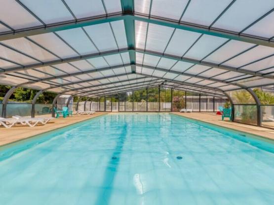 Parcela de camping (>100m2) con SANITARIO INDIVIDUAL, con electricidad, con o sin vehículo