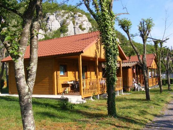 CHALET 5 personas 2 habitaciones climatizado sábado/sábado
