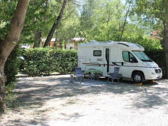 Basisprijs Comfortplaats (1 tent, caravan of camper / 1 auto / elektriciteit 10A)