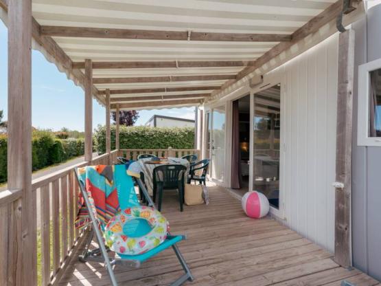 Mobilhome Premium 40 m² (2 habitaciones, 2 cuartos de baño) terraza cubierta + TV + Lavavajilla