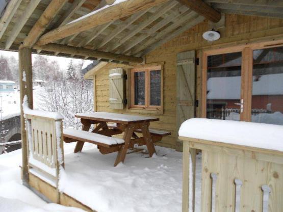 4.CHALET BOIS MONTAGNE 35M² avec terrasse *
