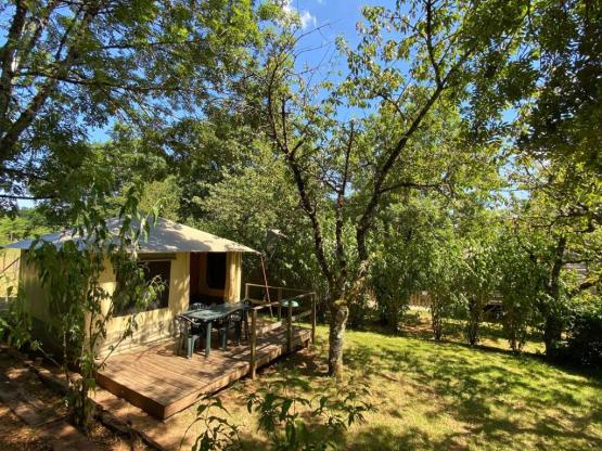 CANVAS BUNGALOW 16m2  2 Bedrooms 4 People Rental from Saturday to Saturday