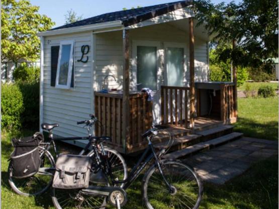 Castel Suite :Parcela  Luxe 180m² con sanitarios - electricidad 16A