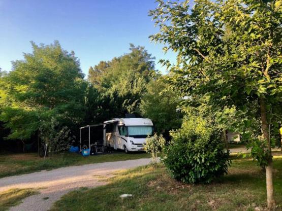 Parcela XL GRAND ESPACE (120m²) + coche + Electricidad 6A