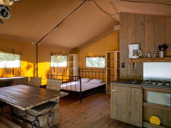 Safaritent COMBARELLES 35m² sin baño