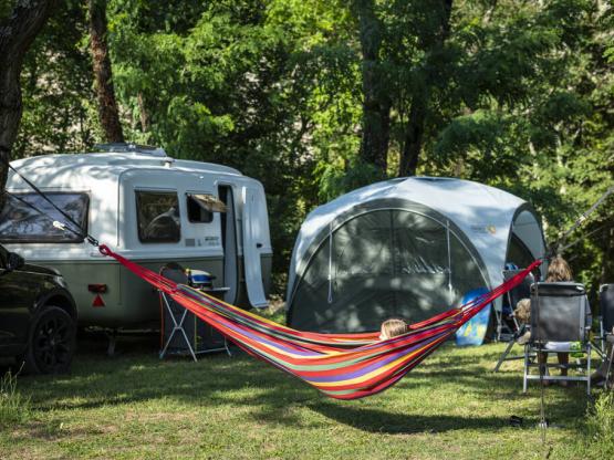 Forfait: 1 Coche, 1 tienda/caravana o autocaravana