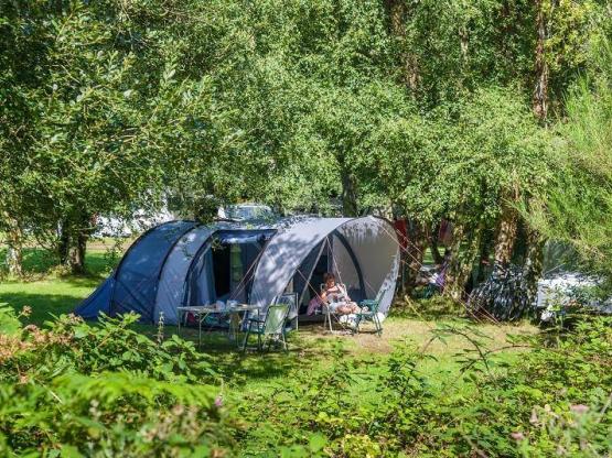 Comfort standplaats voor TENT: 2 personen + 1 auto + 16A elektriciteit