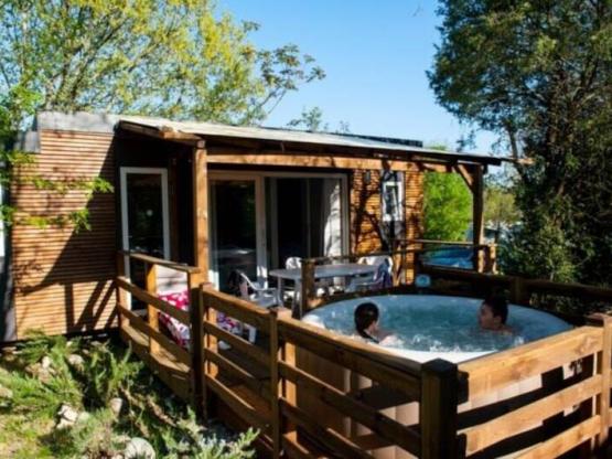 Mobiluxe Premium con bañera de hidromasaje