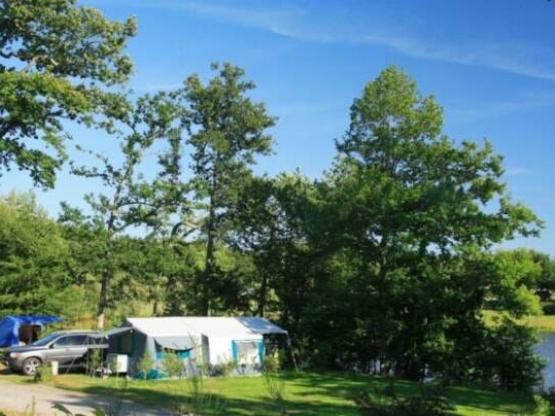 Parcela con electricidad 10A