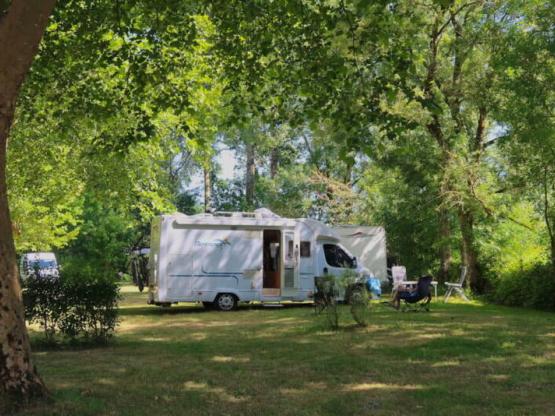 Parcela Nature - 130m² - vehículo + tienda o caravana o Autocaravana