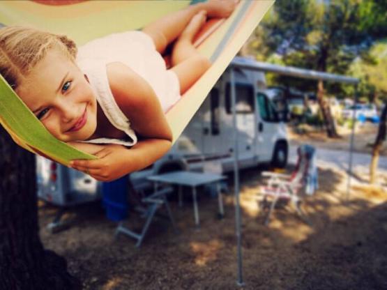 Parcela + coche + tienda/caravana o autocaravana