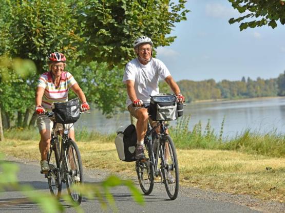 Loire à vélo : Parcela + electricidad