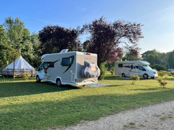 PARCELA para caravana, autocaravana o furgoneta sin conexión eléctrica