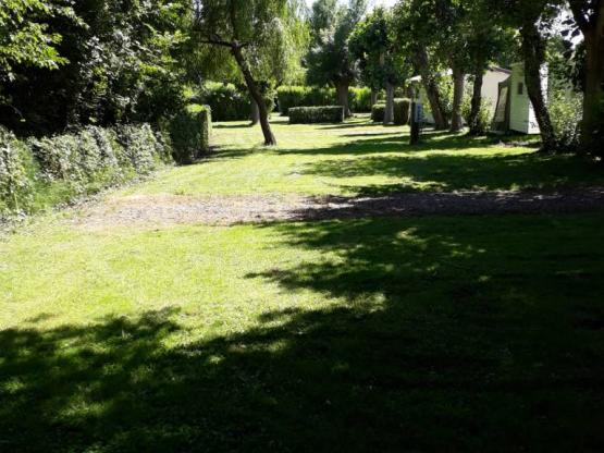 Parcela + coche + tienda o caravana