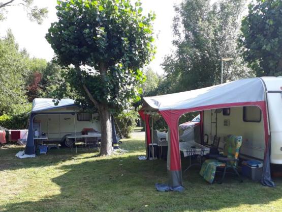 Parcela + autocaravana + electricidad