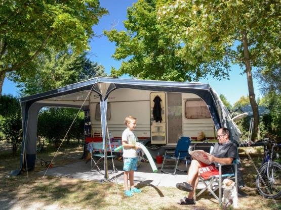 Forfait: Parcela + coche + caravana