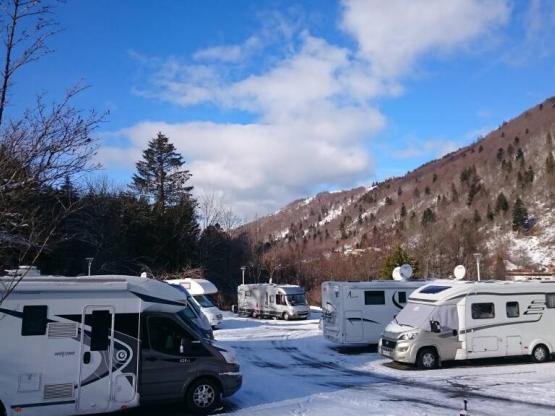 Inside Parking for campers : Formula with 1 camper + electricity 13 amp + 2 persons