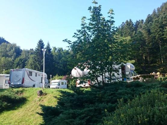 Inside Parking for campers : Formula with 1 camper + electricity 13 amp + 2 persons