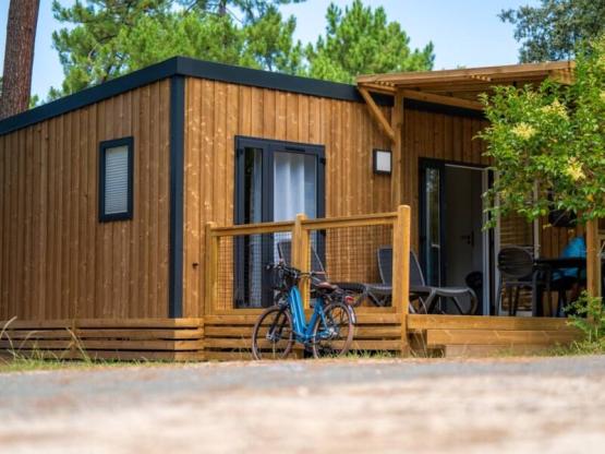 Homeflower PREMIUM 30,5m² 3 habitaciones + Terraza + Lavavajilla + TV + con Sábanas