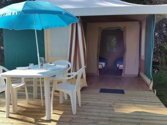 Bungalow de lona sin instalaciones sanitarias (sábado)