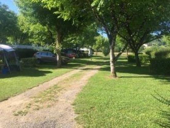 Parcela Confort (tienda, caravana / 1 coche)