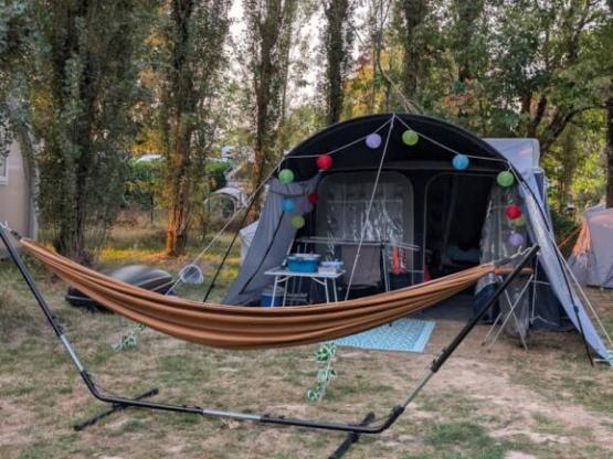 Standplaats + tent + elektriciteit