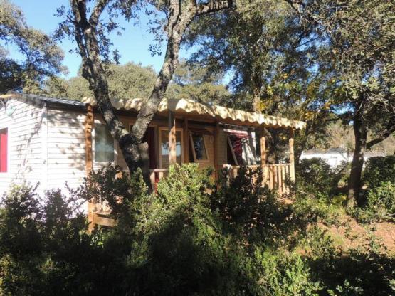 Mobilheim Confort FAMILY PLUS  32m² (3 Zimmer - Überdachte Terrasse ) INCLUDED TV