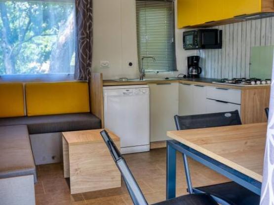 Mobilhome BALNEO (aire acondicionado + tv + Lavavajillas + Jacuzzi)