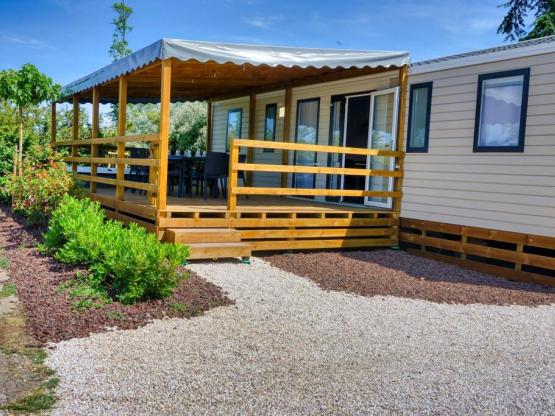 Mobilhome BALNEO (aire acondicionado + tv + Lavavajillas + Jacuzzi)