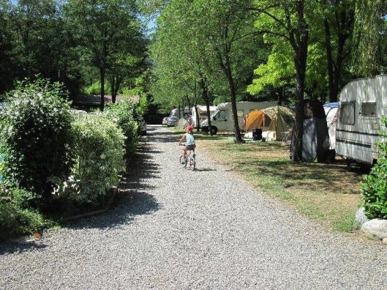 Parcela Especial excursionista andando o ciclista con tienda