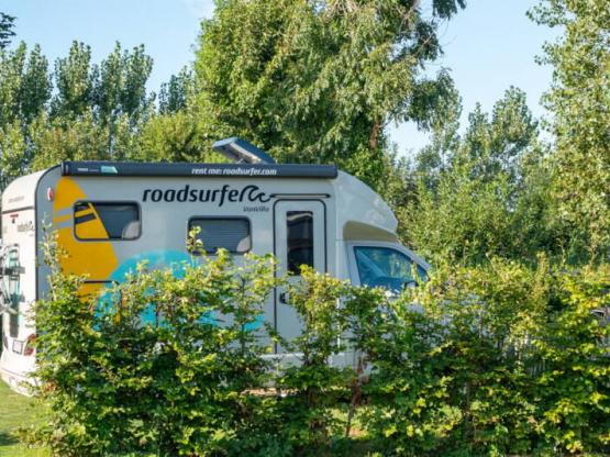 Paquete Parcela + 1 coche + electricidad 16 A