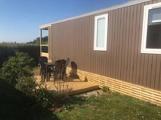 Stacaravan  Premium LIVING 35m² - 2 slaapkamers + overdekt terras