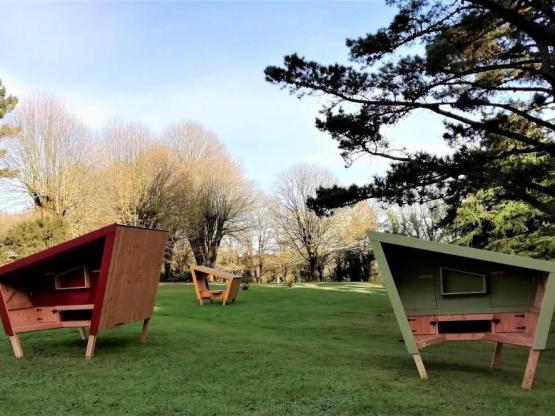 Cabane katal - Emplazamiento desnudo N° 56 sin vehículo con electricidad - 1/4 pers.