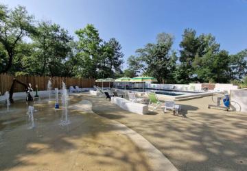 Flower Camping Les Rives de l'Aygues