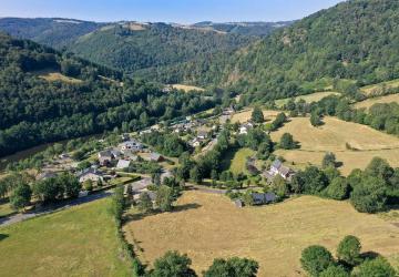 Flower Camping Le Belvédère - Auvergne - Cantal