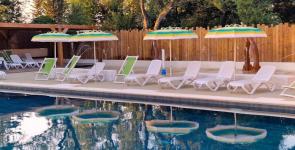 Flower Camping Les Rives de l'Aygues